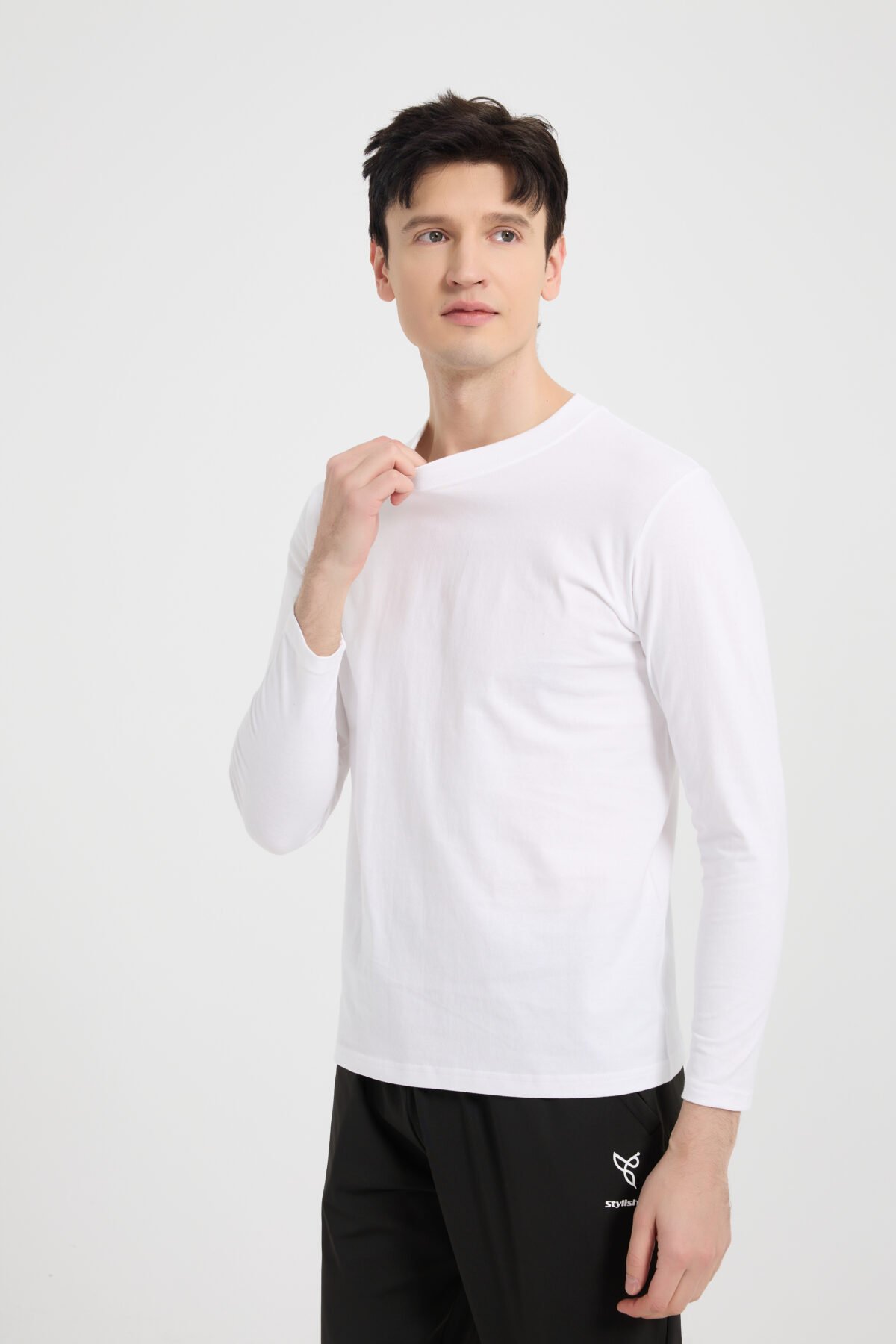 ⁦Men Core Long sleeve Tee White⁩ - الصورة ⁦7⁩