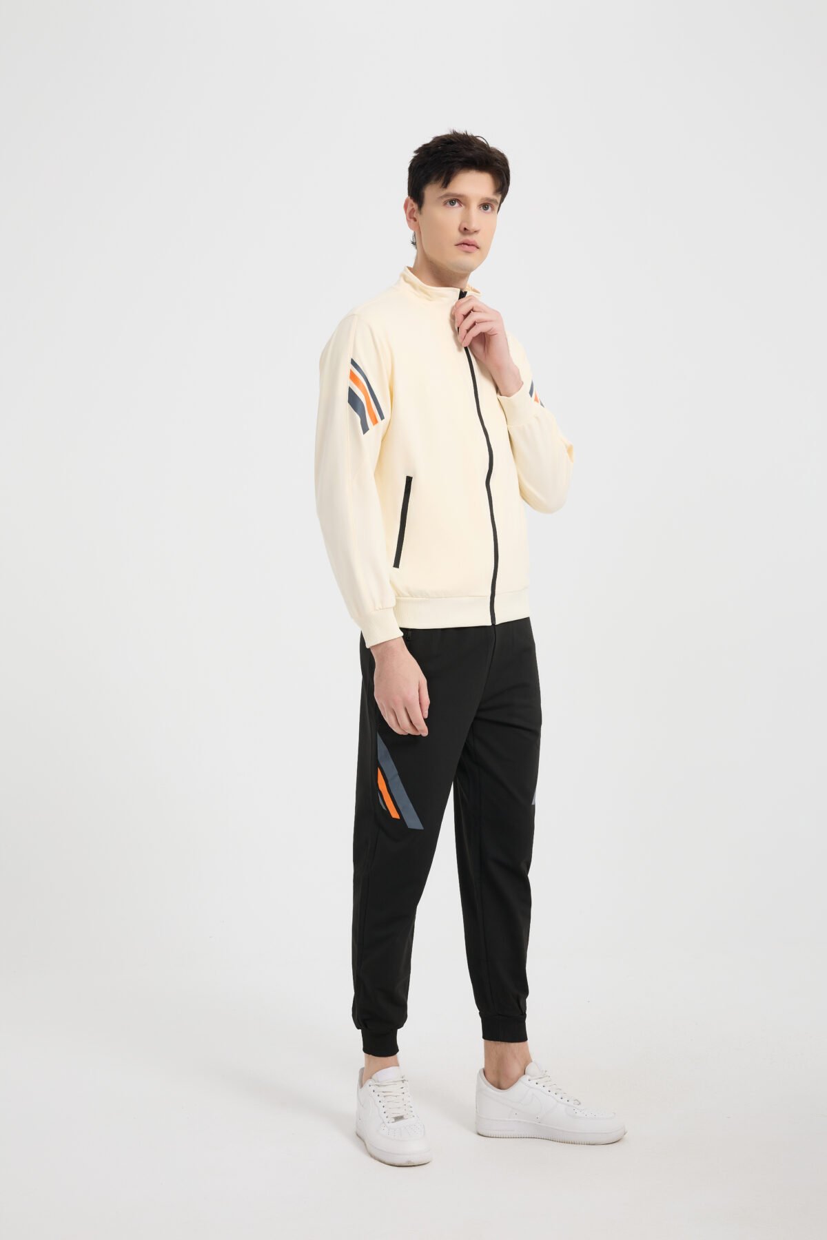 ⁦Men Agility Tracksuit Beige⁩ - الصورة ⁦9⁩